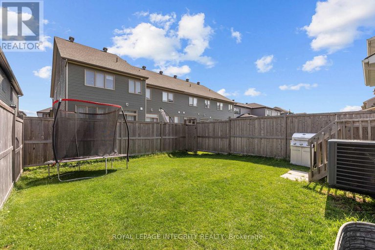 28798693/98-jardiniere-street/remainder-of-stittsville-area/ottawa/ontario/K2S2K2_34
