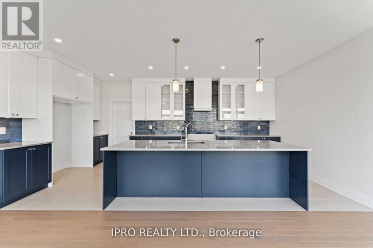 28025174/156-finsbury-avenue/goulbourn-twp-from-franktown-rdsouth-to-rideau/ottawa/ontario/K2S1B6_4