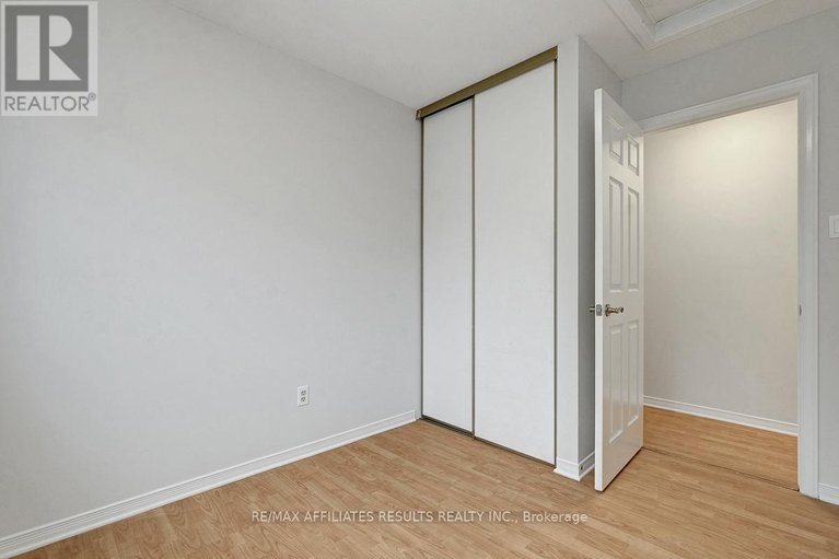 28794659/22-hendrie-court/katimavik/ottawa/ontario/K2L4A4_30