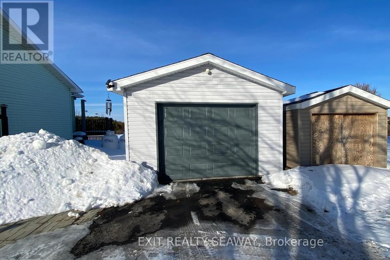 29385962/16825-county-rd-15-road/moose-creek/north-stormont/ontario/K0C1W0_40