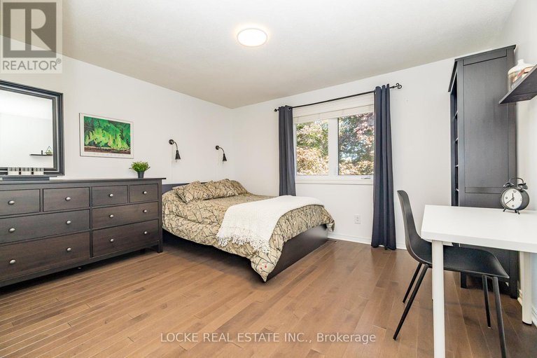28873478/1668-sansonnet-street/mer-bleuebradley-estatesanderson-park/ottawa/ontario/K1C5Y6_30