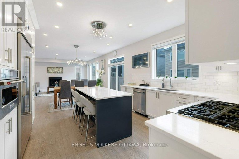 28933678/1010-carden-lane/orleans-village/ottawa/ontario/K1W0N3_21