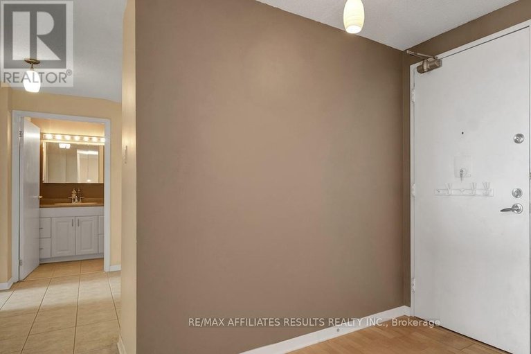 29670828/2110-415-greenview-avenue/britannia/ottawa/ontario/K2B8G5_4