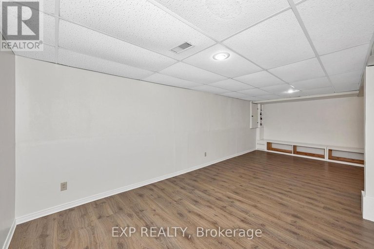 28480509/29-gowrie-drive/glencairnhazeldean/ottawa/ontario/K2L2T5_38