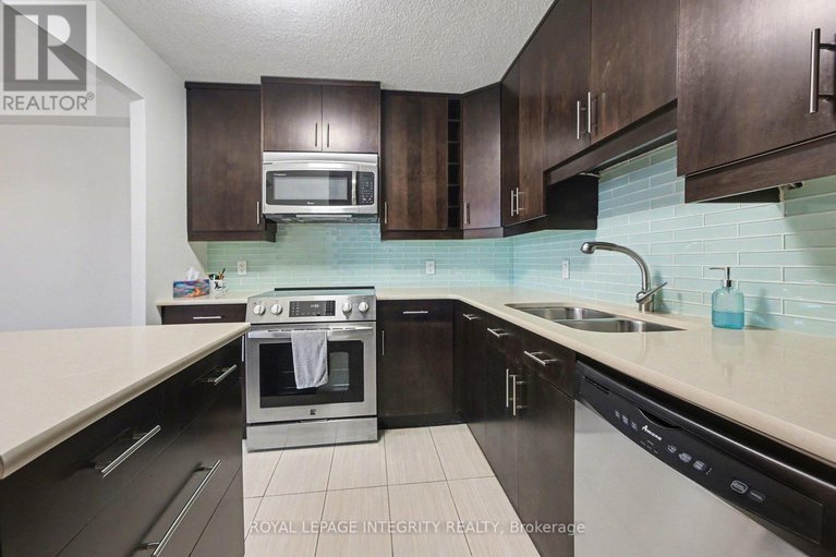 29302409/304-71-somerset-street-w/ottawa-centregolden-triangle/ottawa/ontario/K2P2G2_11