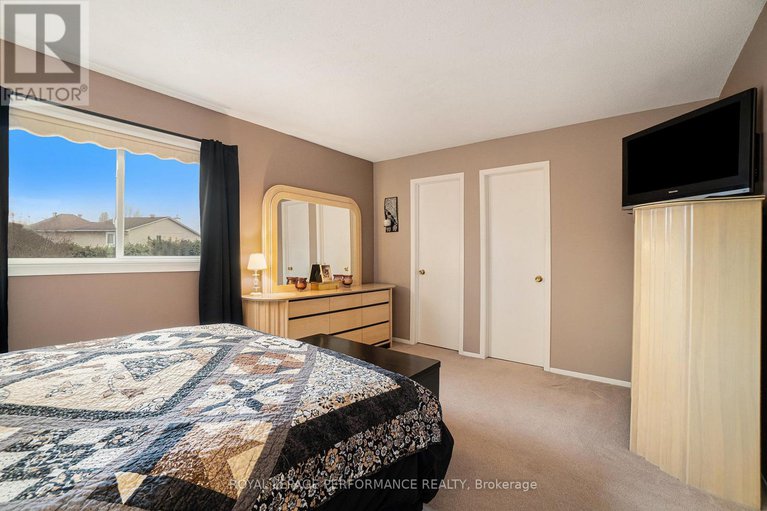 28558570/170-midsummer-terrace/queenswood-heights-south/ottawa/ontario/K1E3V6_17