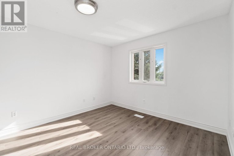 28793842/3-a-southpark-drive/blackburn-hamlet/ottawa/ontario/K1B3B8_24