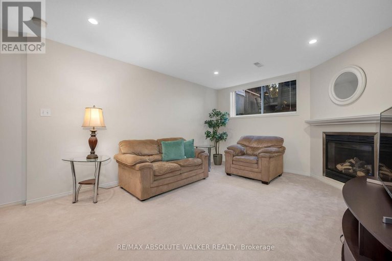 29043009/126-forestcrest-street/chapel-hill/ottawa/ontario/K1C7R3_32