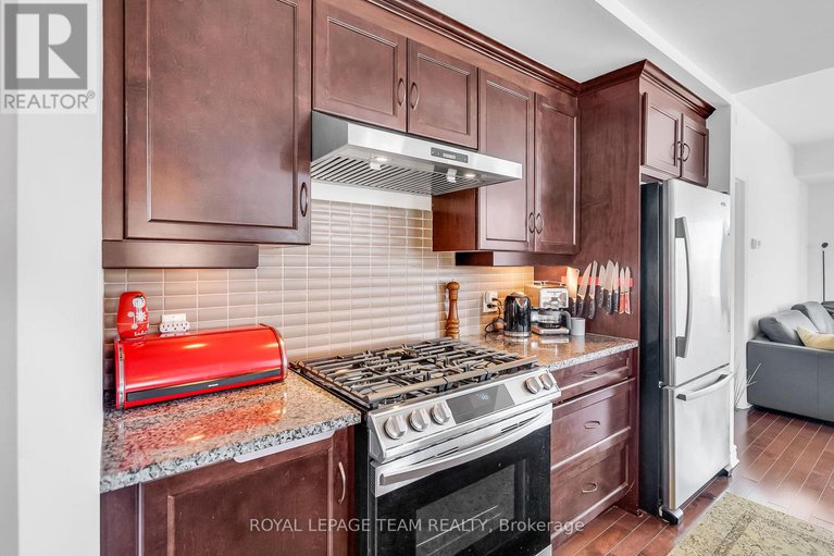 28487683/413-575-byron-avenue/mckellarhighland/ottawa/ontario/K2A1R7_8