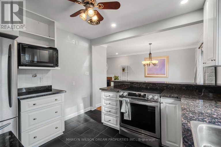 28155106/446-thessaly-circle/alta-vistafaircrest-heights/ottawa/ontario/K1H5W5_19