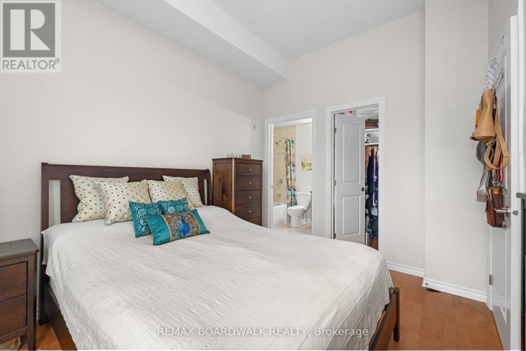 29474763/1004-314-central-park-drive/central-park/ottawa/ontario/K2C0R2_17