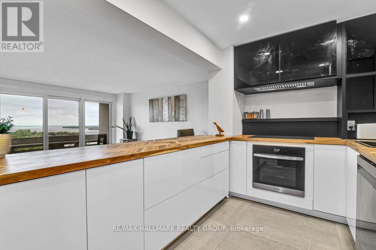 28331296/1808-1081-ambleside-drive/woodroffe/ottawa/ontario/K2B8C8_2
