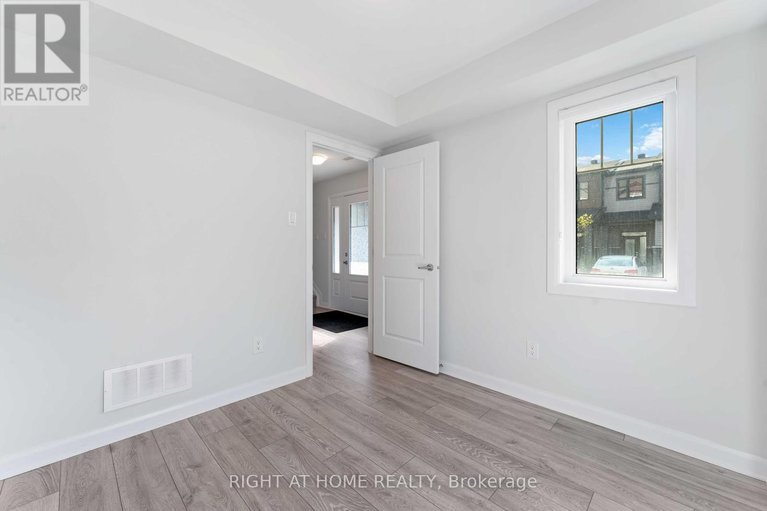 28828288/214-attwell-private/morgans-grantsouth-march/ottawa/ontario/K2K0P6_6
