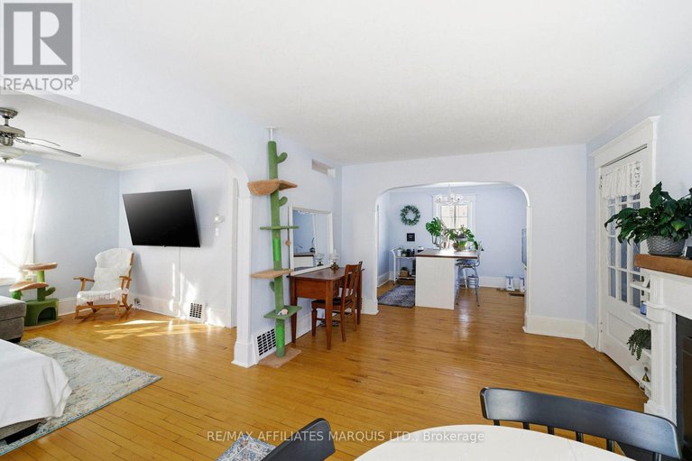 29365860/14-spring-street/maxville/north-glengarry/ontario/K0C1T0_11