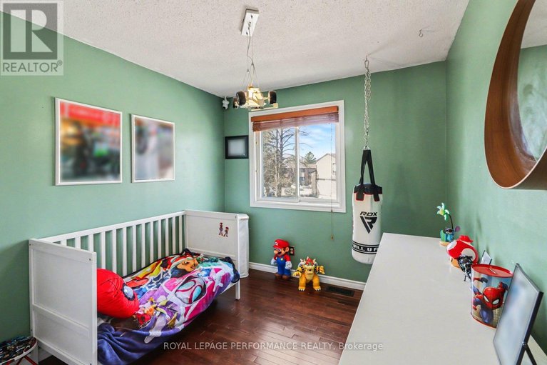 29586138/7004-bilberry-drive/convent-glen-north/ottawa/ontario/K1C3R6_19