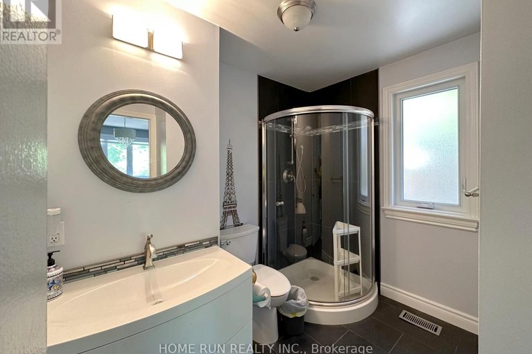 29592563/35-blue-heron-court/rockcliffe/ottawa/ontario/K1L8J7_32