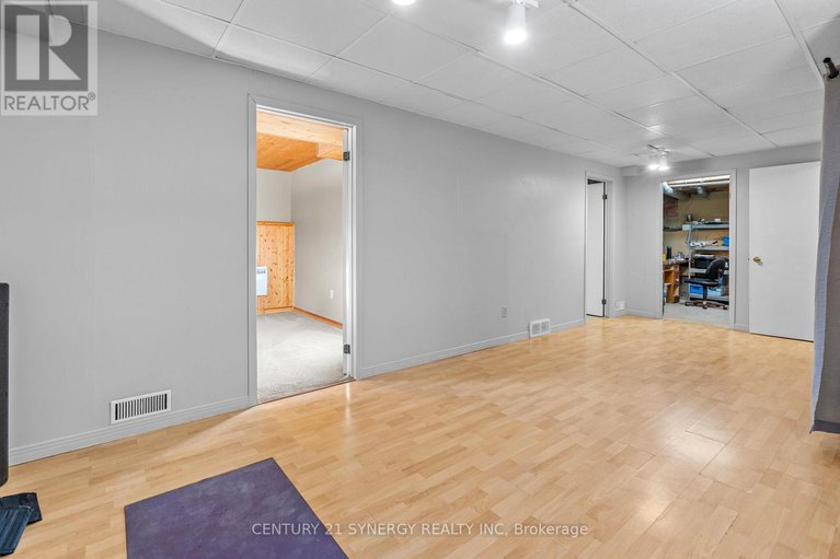 29177939/34-rosegarden-crescent/hunt-club-parkgreenboro/ottawa/ontario/K1T3A9_33