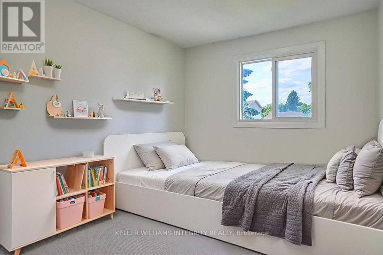 28490923/77-seabrooke-drive/glencairnhazeldean/ottawa/ontario/K2L2K4_39
