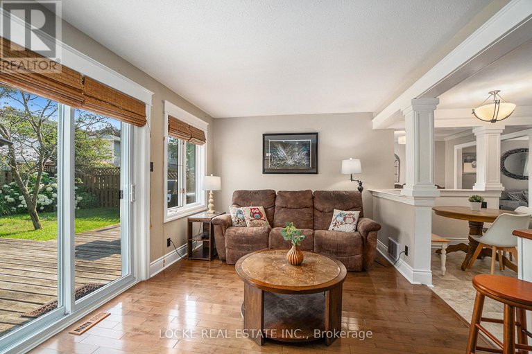 28613280/694-morewood-crescent/fallingbrookpineridge/ottawa/ontario/K4A2P7_16