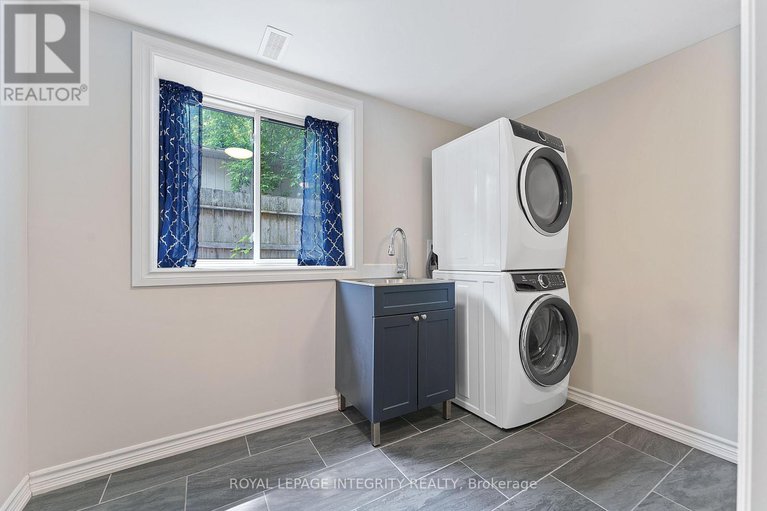 28620822/165-maude-street/almonte/mississippi-mills/ontario/K0A1A0_23