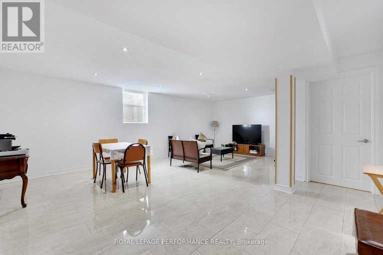 28379305/2782-grand-vista-circle/half-moon-bay/ottawa/ontario/K2J0W5_32