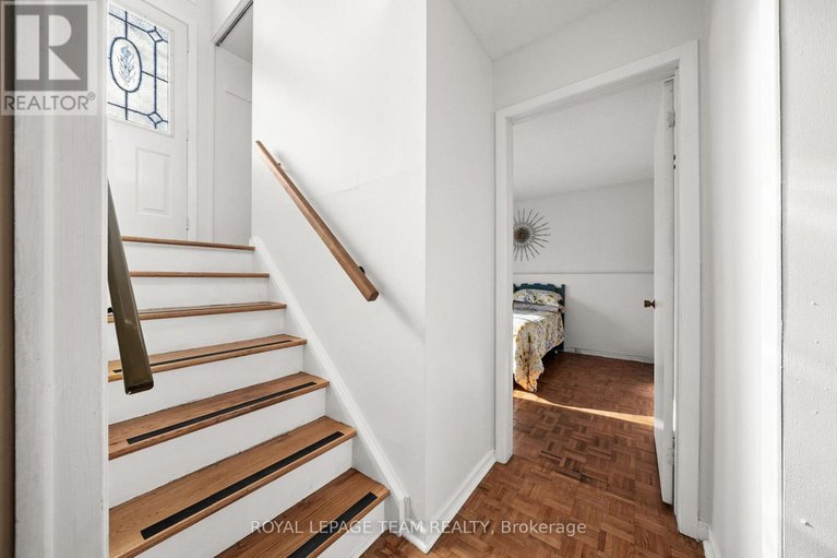 29455651/5329-driscoll-drive/manotick-long-island-nicholls-island/ottawa/ontario/K4M1E3_29