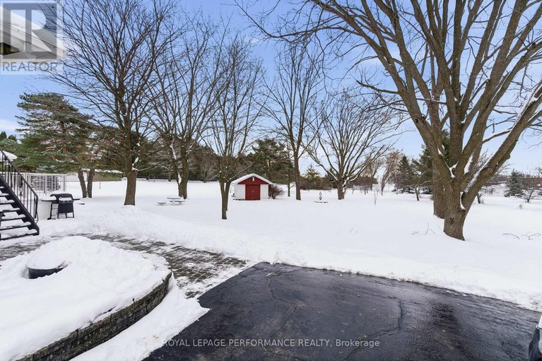 29233038/166-mccormick-road/alexandria/north-glengarry/ontario/K0C1A0_46