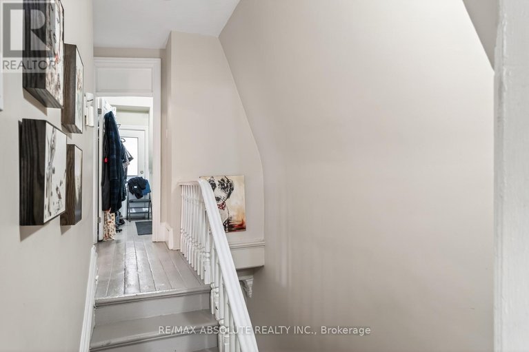 29562763/231-bell-street-n/west-centre-town/ottawa/ontario/K1R7E1_14