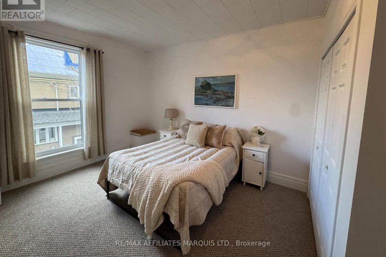 29078821/11-elgin-street-e/alexandria/north-glengarry/ontario/K0C1A0_33