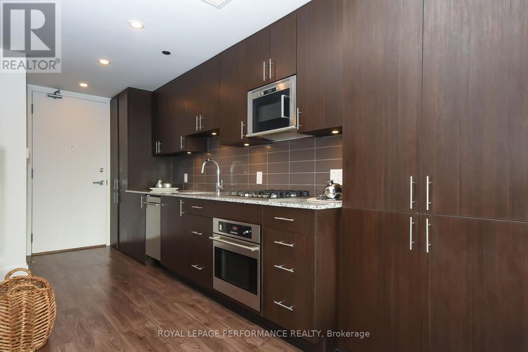 28437909/309a-7-marquette-avenue/vanier/ottawa/ontario/K1L8A7_8