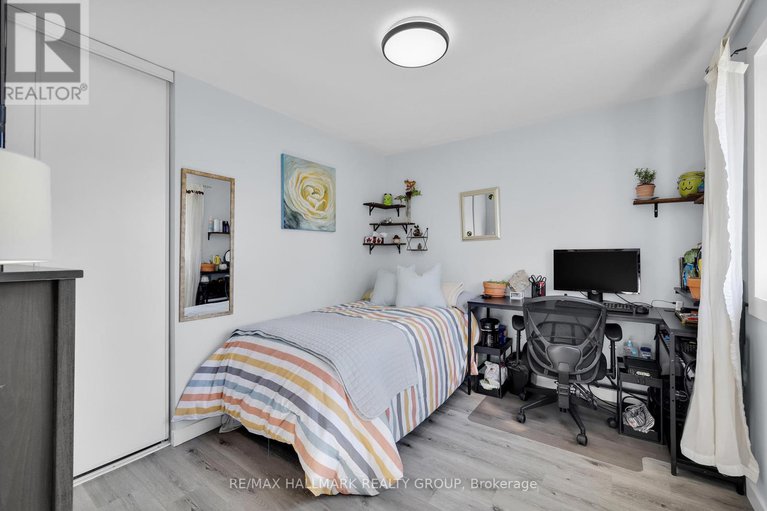 28895852/d-1520-beaverpond-drive/pineview/ottawa/ontario/K1B3R9_25