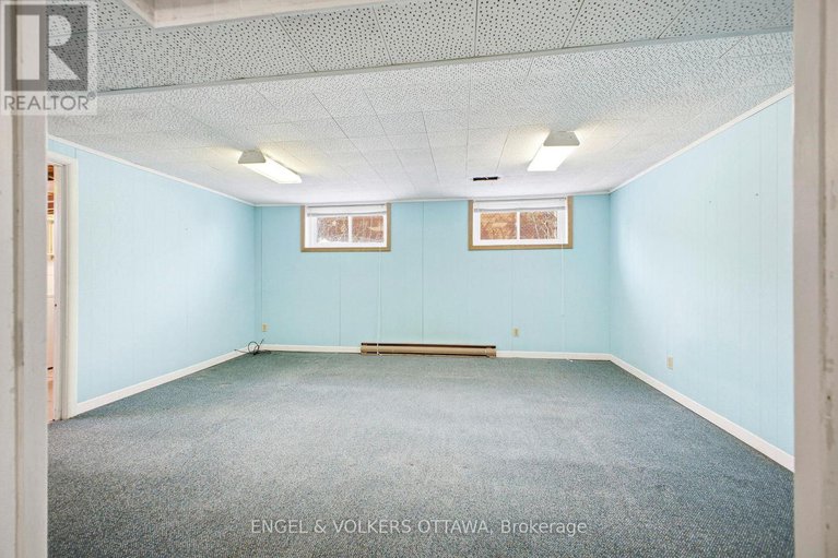 29371717/49-inverness-avenue/borden-farmstewart-farmcarleton-heightsparkwood-hills/ottawa/ontario/K2E6N6_27