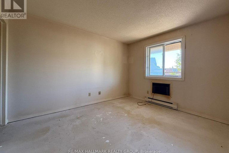 28744464/202-1490-heron-road/heron-gate/ottawa/ontario/K1V6A5_11