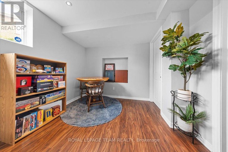 29626575/79-saddlesmith-circle/emerald-meadowstrailwest/ottawa/ontario/K2M2Y5_36