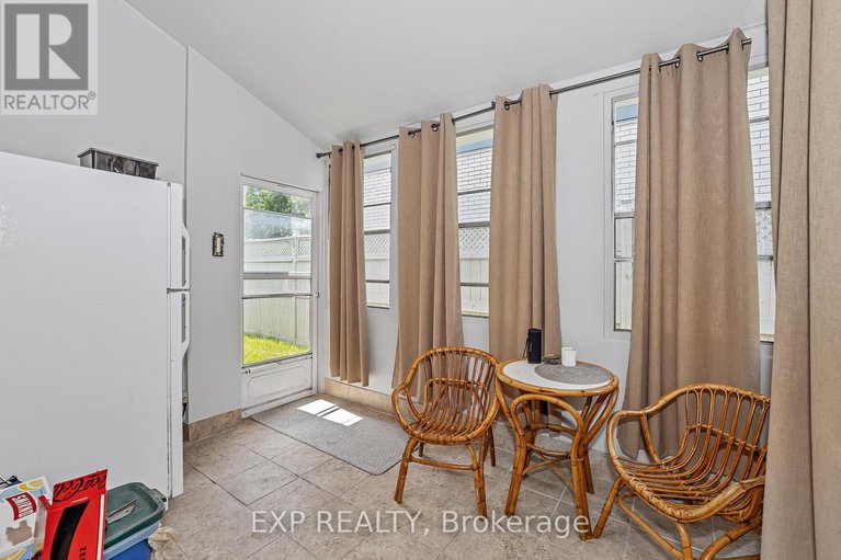 28756282/936-blythdale-road/mckellar-heightsglabar-park/ottawa/ontario/K2A3N6_29