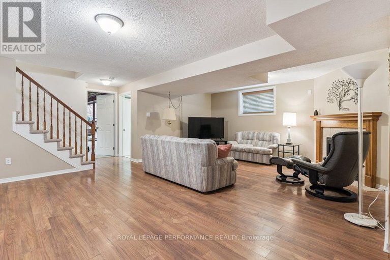 28546578/131-arrowwood-drive/stittsville-south/ottawa/ontario/K2S2G3_35