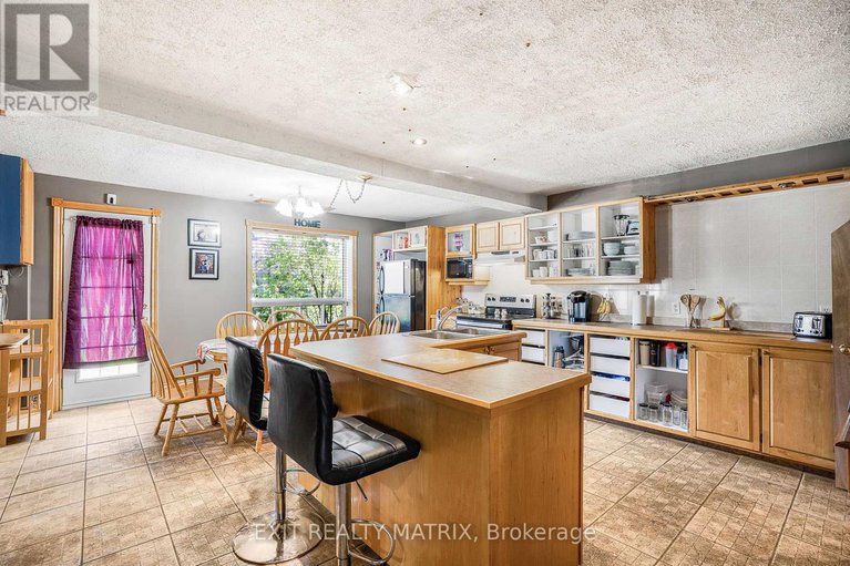 28379387/1018-sinclair-street/hawkesbury/hawkesbury/ontario/K6A1E5_7