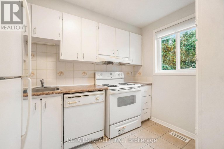 28909918/9-144-valley-stream-unit-d-drive/leslie-park/ottawa/ontario/K2H9C6_7