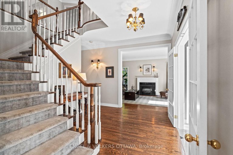 28790851/5557-pettapiece-crescent/manotick-village-manotick-estates/ottawa/ontario/K4M1C5_28