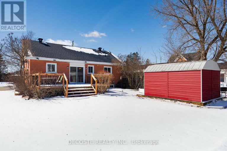 29524122/15-marlborough-street/maxville/north-glengarry/ontario/K0C1T0_28