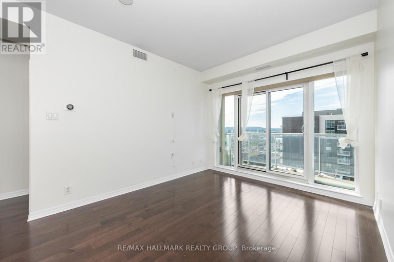 28537362/ph1-2702-242-rideau-street/sandy-hill/ottawa/ontario/K1N0B7_18