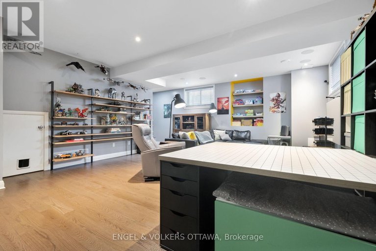 29464568/157-avro-circle/cfb-rockcliffe-and-area/ottawa/ontario/K1K4K7_38