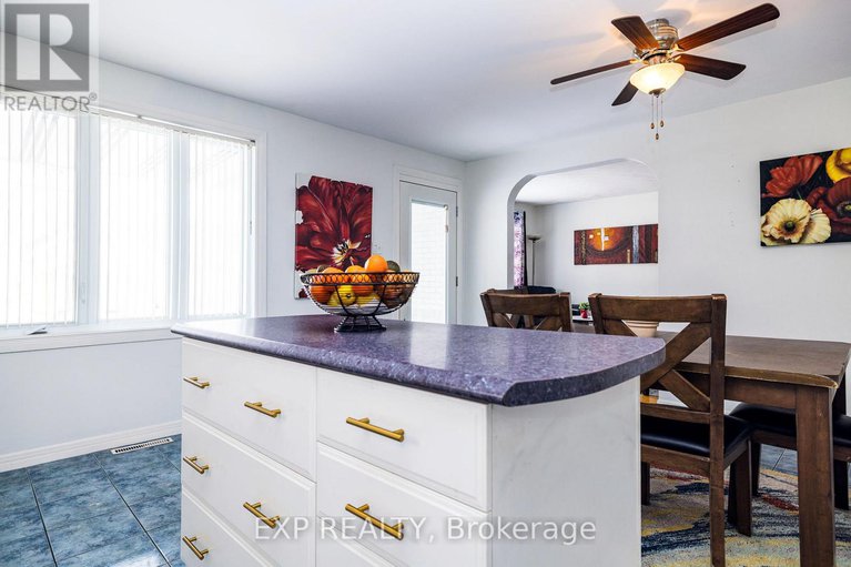 29436487/1052-notre-dame-street/embrun/russell/ontario/K0A1W1_10