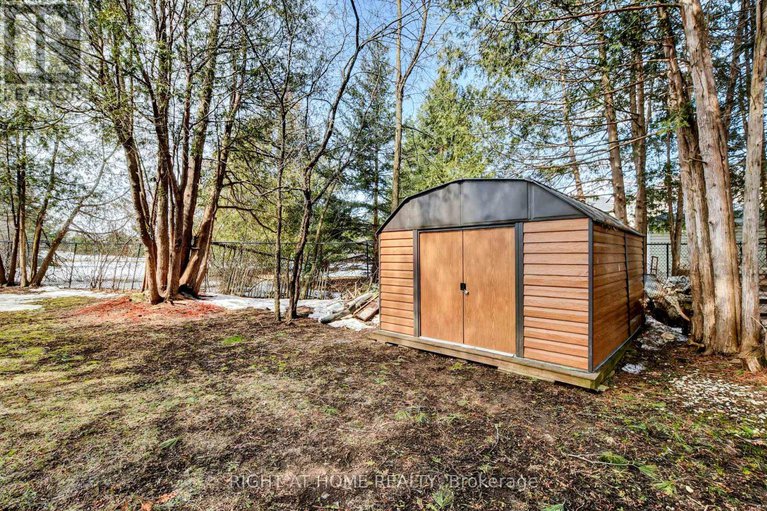 29411568/1215-klondike-road-s/morgans-grantsouth-march/ottawa/ontario/K2W1E1_18