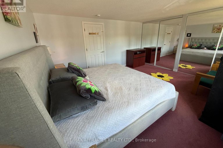 28764213/295-pintail-terrace/chatelaine-village/ottawa/ontario/K1E1Z9_18