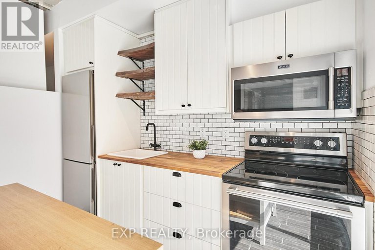 28998983/606-180-york-street/lower-townbyward-market/ottawa/ontario/K1N1J6_16