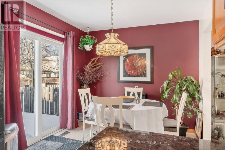 29441794/1475-deavy-way/bilberry-creekqueenswood-heights/ottawa/ontario/K1E2W7_21