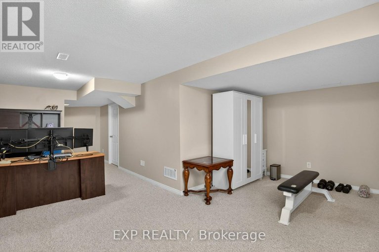 29648103/301-brigitta-street/emerald-meadowstrailwest/ottawa/ontario/K2S0H8_15