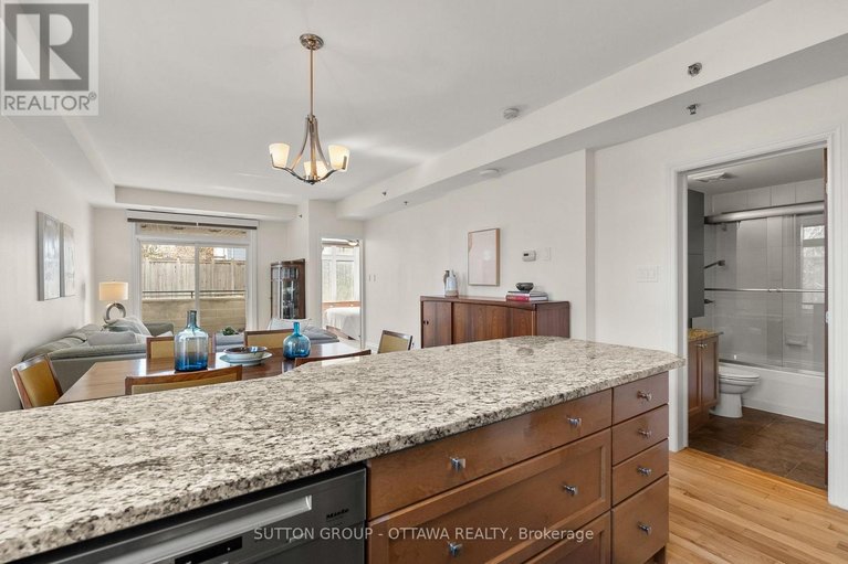 29458300/105-323-winona-avenue/westboro-south/ottawa/ontario/K1Z5H3_9