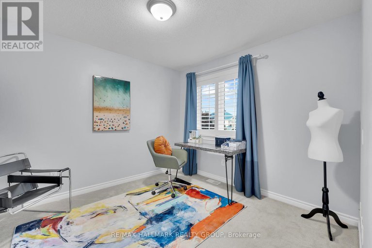 29354071/10-friendly-crescent/stittsville-south/ottawa/ontario/K2S2B6_24